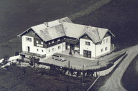 Neubau 1948, Rotscherweg 1
